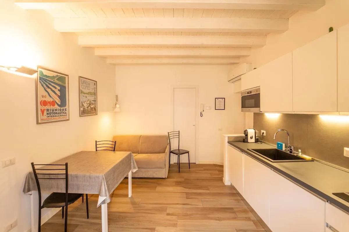 Lovely Apartment In The Walled City With Wifi E Ac 코모 0*,  이탈리아